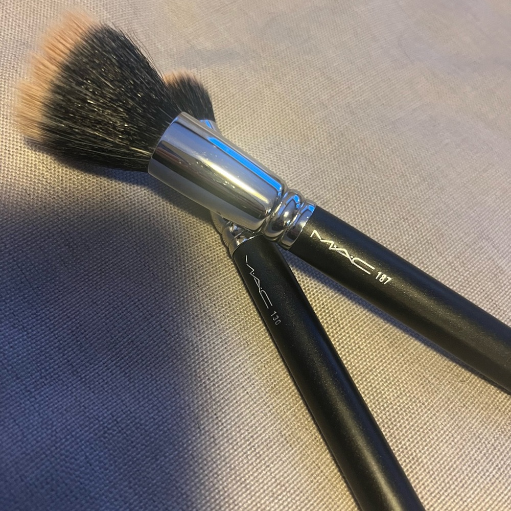 MAC Cosmetics 130 and 187 Makeup Brushes - Picture 6 of 6